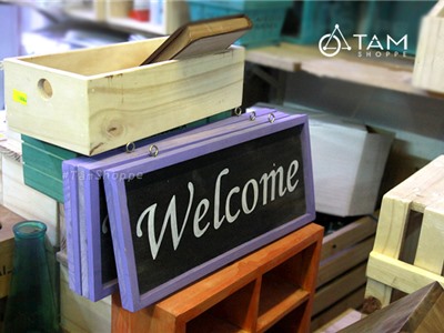 Bảng WELCOME gỗ viền tím