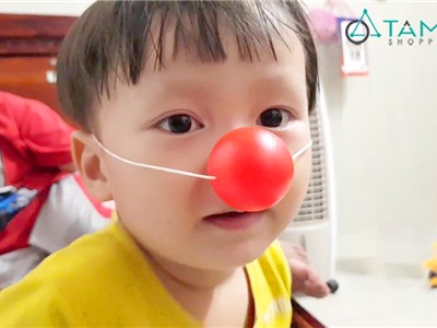 Mũi chú hề đỏ bằng nhựa có dây đeo ĐK4.5cm