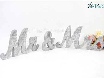 Chữ gỗ MR MRS phú kim tuyến bạc để bàn gallery trang trí cưới TTC-07