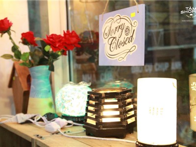 Nên chọn đèn xông điện, đèn nến hay máy khuếch tán tinh dầu?