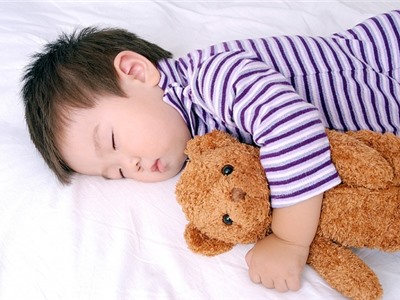 Không lo mất ngủ với đèn ngủ mang hương thơm thiên nhiên