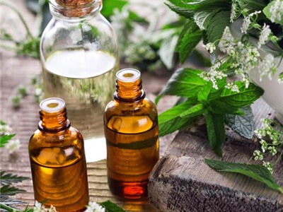 LỢI ÍCH CỦA VIỆC TRỊ LIỆU BẰNG TINH DẦU