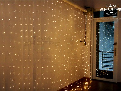 Đèn rèm Led ban công màu vàng ấm