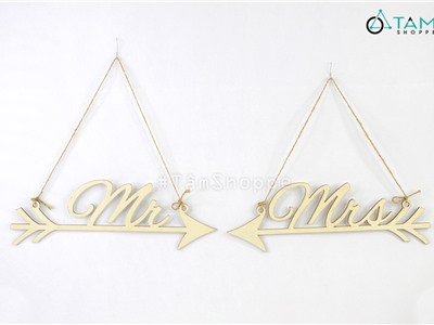 Bộ chữ gỗ treo tường MR MRS cắt lazer trang trí cưới CHGO-31