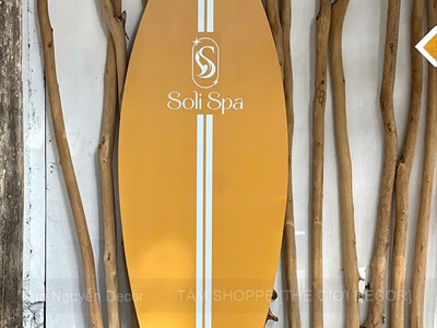 Concept cây chỉ đường decor biển “Summer Direction” + Ván lướt sóng Logo theo yêu cầu [2026 - Tâm Nguyễn Decor] CC-BIEN-2604