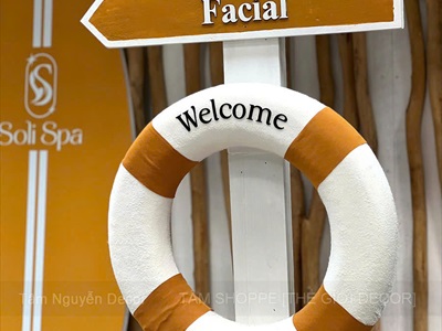 Concept cây chỉ đường decor biển “Summer Direction” + Ván lướt sóng Logo theo yêu cầu [2026 - Tâm Nguyễn Decor] CC-BIEN-2604