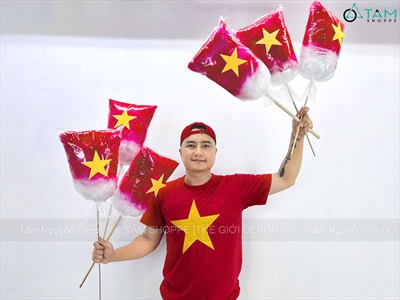Quầy kẹo bông gòn yêu nước tại Khoai Lang Nướng [2025 - Tâm Nguyễn Decor] CC-VIETNAM-01