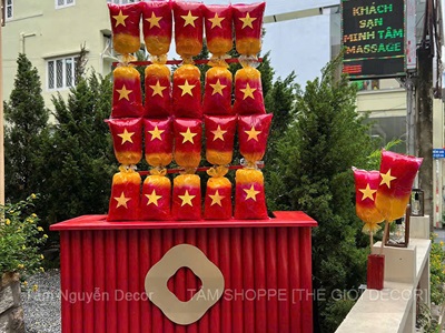 Quầy kẹo bông gòn yêu nước tại Khoai Lang Nướng [2025 - Tâm Nguyễn Decor] CC-VIETNAM-01