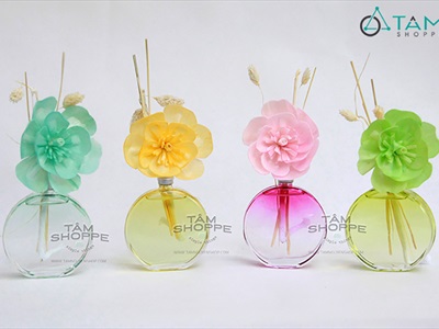 Bộ tinh dầu tự khuếch tán lọ màu trong suốt bốn mùa Yilansam 100ml