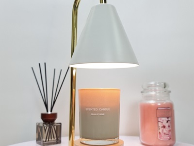 Đèn đốt nến thơm đế gỗ chụp kim loại hình nón (tặng bóng dự phòng) DENDOTNEN-01