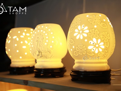 Đèn xông tinh dầu gốm trắng mai cao trơn [Tặng bóng đèn] DXTDD-GOM-MCT