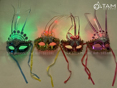 Mặt nạ nửa mặt lông ba chỉa có đèn Led [Sẵn pin - Nhiều màu chọn] MATNA-106