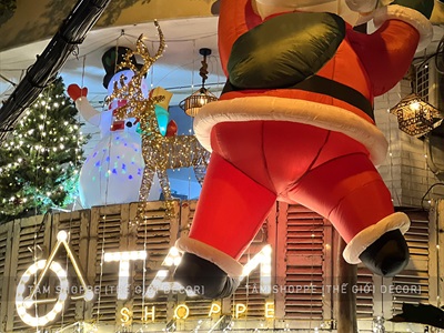 [ORDER 4-6 tuần] Mô hình ông già noel leo tường cao 2-3m bơm hơi tự động [Vải dày - Bơm xịn] BOMHOI-X-03