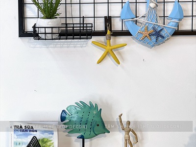 Standee cá gỗ decor để bàn đế cao [Thủ công - Nhiều kiểu] STANDEE-BIEN-01