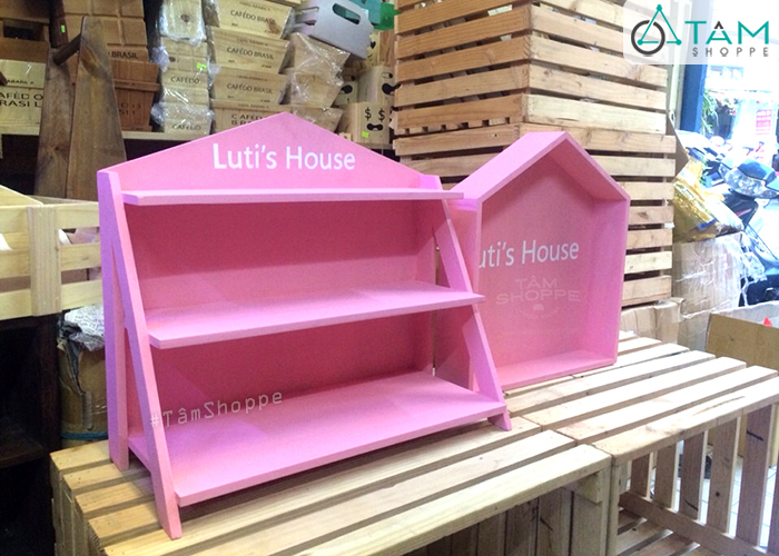 Kệ gỗ màu hồng Luti's House